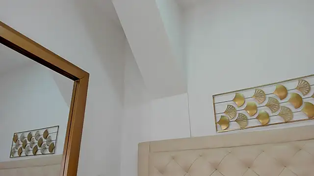 lucia lorenz online show from January 8, 11:34 am