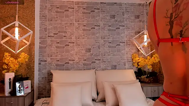 Catalina-Thompson online show from November 1, 12:07 pm