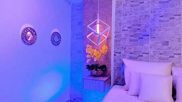 Catalina-Thompson online show from November 7, 12:16 pm