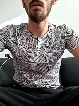 Snapshot of 16enes16 chatting on October 24, 12:12 pm 16enes16 online show from October 24, 12:12 pm