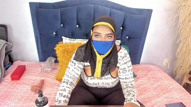 Inaya Khalifa online show from November 29, 11:41 pm