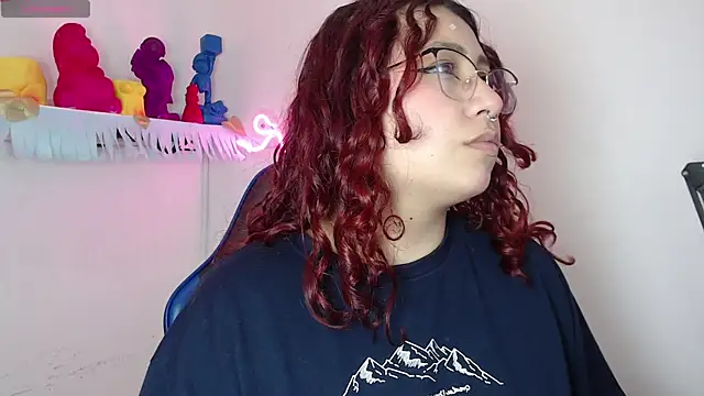 Snapshot of littlee_red chatting on November 21, 8:07 pm littlee red online show from November 21, 8:07 pm