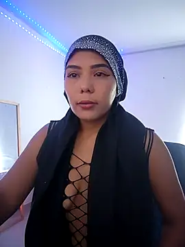 Snapshot of leila-ademuz28 chatting on October 19, 2:40 pm leila-ademuz28 online show from October 19, 2:40 pm