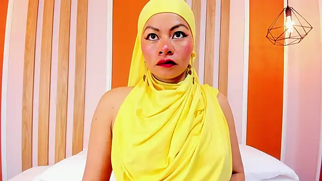 SophiaBeckerr online show from January 12, 2:00 pm