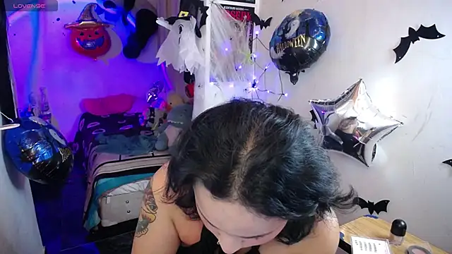 Snapshot of Ladyswap chatting on October 21, 3:07 am Ladyswap online show from October 21, 3:07 am