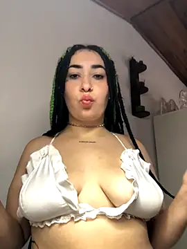 Snapshot of LilyRevy chatting on October 27, 6:56 pm LilyRevy online show from October 27, 6:56 pm
