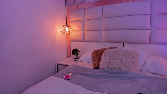 Sofia clk online show from December 3, 3:47 am