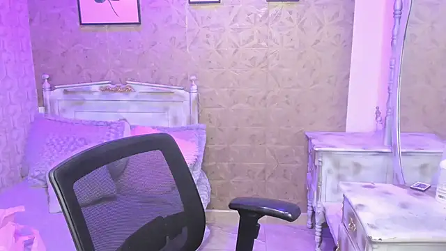 Snapshot of Sofia_clk chatting on July 30, 3:05 am Sofia clk online show from July 30, 3:05 am