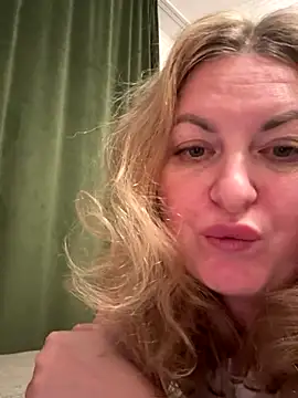 Snapshot of Amelia-Diamond chatting on November 21, 11:25 pm Amelia-Diamond online show from November 21, 11:25 pm