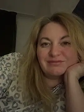 Snapshot of Amelia-Diamond chatting on December 2, 11:34 pm Amelia-Diamond online show from December 2, 11:34 pm