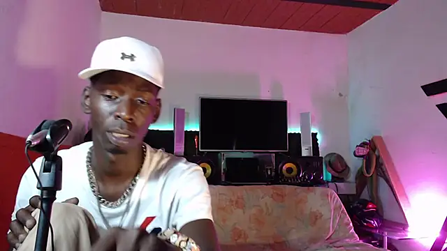 Black Paradice online show from November 4, 7:02 pm