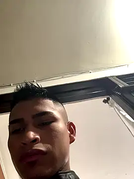 Emiliano Reyes online show from November 30, 2:04 am