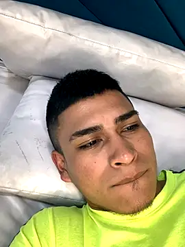 Emiliano Reyes online show from December 5, 3:37 am