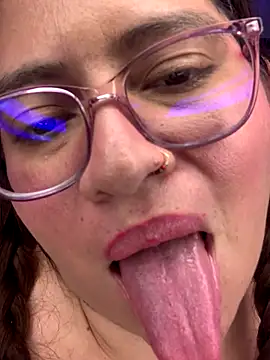 Orianabluee  online show from November 8, 2:01 am