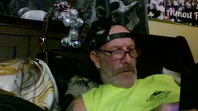Snapshot of bigdaddyrooster chatting on February 18, 4:41 am bigdaddyrooster online show from February 18, 4:41 am