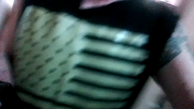 Snapshot of bigdaddyrooster chatting on March 10, 1:54 am bigdaddyrooster online show from March 10, 1:54 am