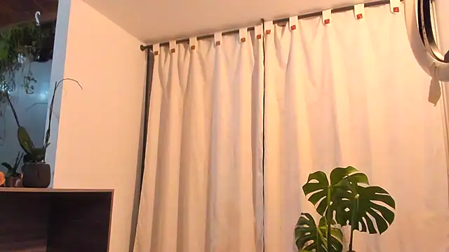 valeriahornier online show from April 30, 4:08 am