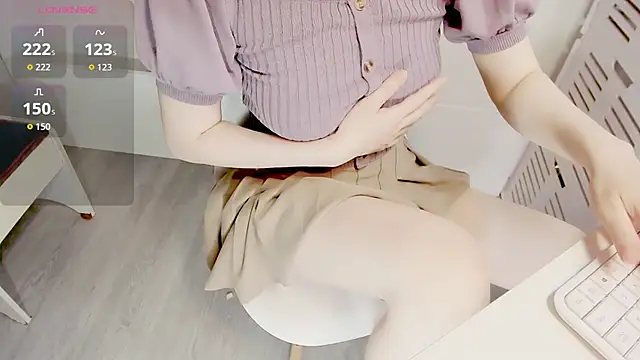 Snapshot of mimi_babyyy chatting on July 19, 4:44 pm mimi babyyy online show from July 19, 4:44 pm