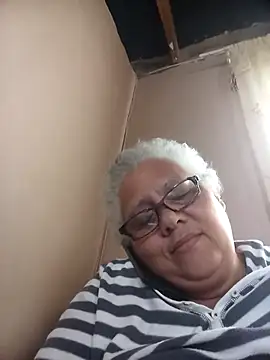 juicyboode online show from October 28, 9:46 am