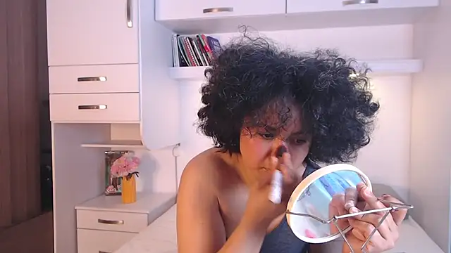 Snapshot of MartiRuis10 chatting on November 9, 7:01 pm MartiRuis10 online show from November 9, 7:01 pm