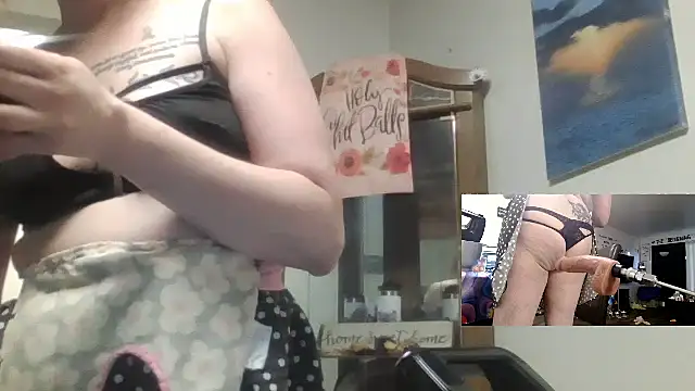 Snapshot of LoveLibz169 chatting on April 10, 9:08 pm LoveLibz169 online show from April 10, 9:08 pm