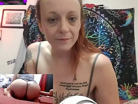 Snapshot of LoveLibz169 chatting on May 4, 4:36 pm LoveLibz169 online show from May 4, 4:36 pm