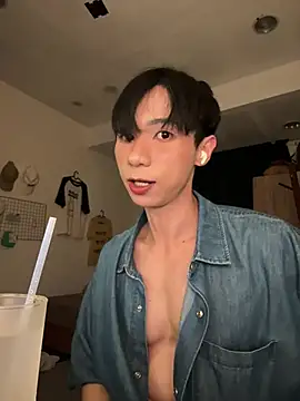 Snapshot of charon_0509 chatting on June 14, 8:55 pm charon 0509 online show from June 14, 8:55 pm