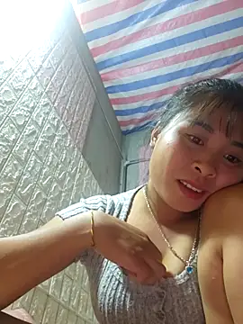 Snapshot of Squirrel-Pear chatting on October 23, 4:01 am Squirrel-Pear online show from October 23, 4:01 am