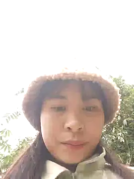 Snapshot of Squirrel-Pear chatting on November 3, 10:16 am Squirrel-Pear online show from November 3, 10:16 am