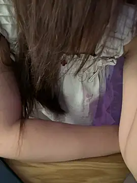 Snapshot of Bong-g chatting on April 17, 4:21 pm Bong-g online show from April 17, 4:21 pm