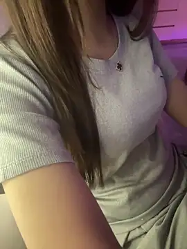 Snapshot of Bong-g chatting on April 24, 6:21 pm Bong-g online show from April 24, 6:21 pm