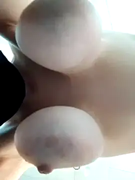 Snapshot of Loveyoudearxq chatting on October 27, 8:18 am Loveyoudearxq online show from October 27, 8:18 am