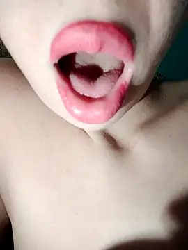 Snapshot of Loveyoudearxq chatting on November 22, 11:42 am Loveyoudearxq online show from November 22, 11:42 am