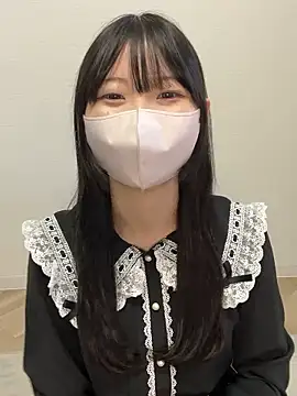 Snapshot of Reina_cute_00_ chatting on November 6, 3:18 am Reina cute 00 online show from November 6, 3:18 am