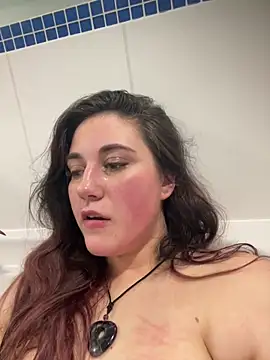 Snapshot of YourFrenchFeliciexo chatting on November 19, 7:47 pm YourFrenchFeliciexo online show from November 19, 7:47 pm