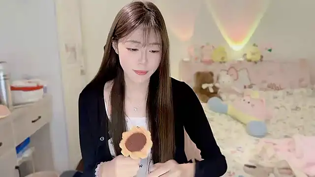 Onecutelittle online show from November 11, 2:00 am