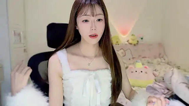 Onecutelittle online show from November 26, 1:06 am