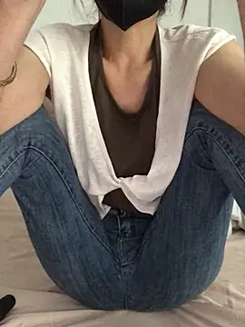Kylie beem online show from July 18, 9:02 am