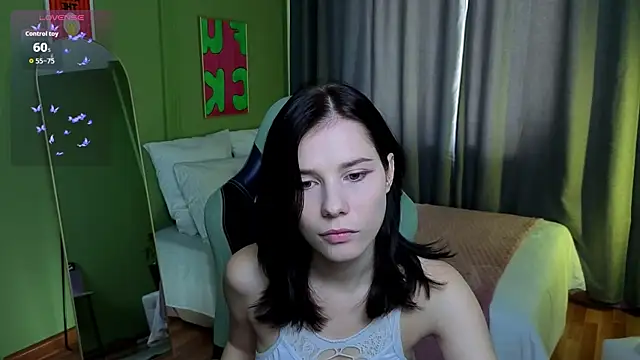 Snapshot of Mell_Hyees chatting on October 22, 9:09 am Mell Hyees online show from October 22, 9:09 am