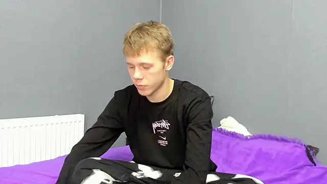 Snapshot of tvelweek chatting on November 6, 7:04 pm tvelweek online show from November 6, 7:04 pm