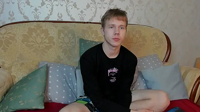 Snapshot of tvelweek chatting on November 8, 7:12 pm tvelweek online show from November 8, 7:12 pm