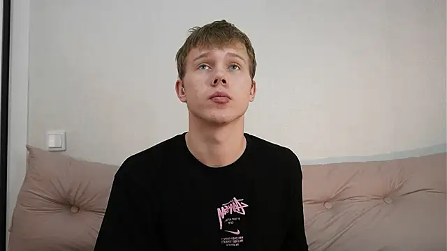 Snapshot of tvelweek chatting on November 16, 7:19 pm tvelweek online show from November 16, 7:19 pm