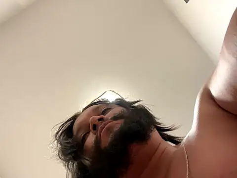 Snapshot of LoboCachorro chatting on November 4, 12:43 am LoboCachorro online show from November 4, 12:43 am