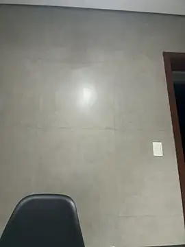 Snapshot of LoboCachorro chatting on November 18, 1:33 am LoboCachorro online show from November 18, 1:33 am