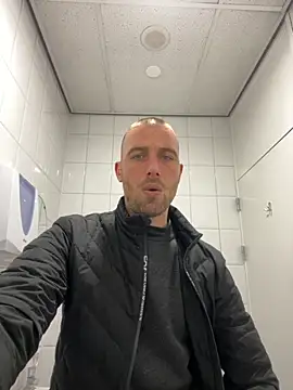 Rotteei1 online show from December 3, 1:09 pm