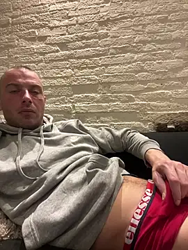 Rotteei1 online show from March 8, 9:29 pm