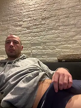 Rotteei1 online show from March 11, 9:37 am