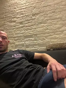 Rotteei1 online show from March 18, 8:39 am