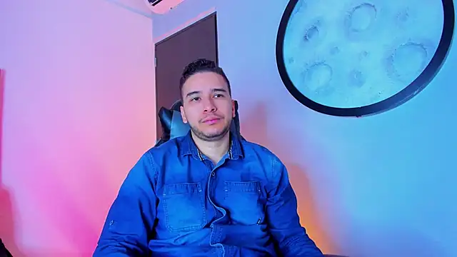 Snapshot of mike_257 chatting on November 26, 11:44 am mike 257 online show from November 26, 11:44 am