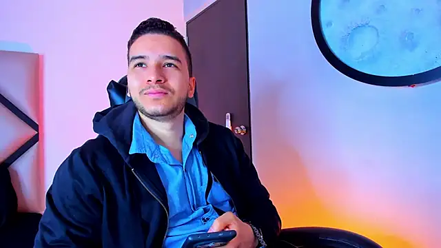 Snapshot of mike_257 chatting on November 28, 11:46 am mike 257 online show from November 28, 11:46 am